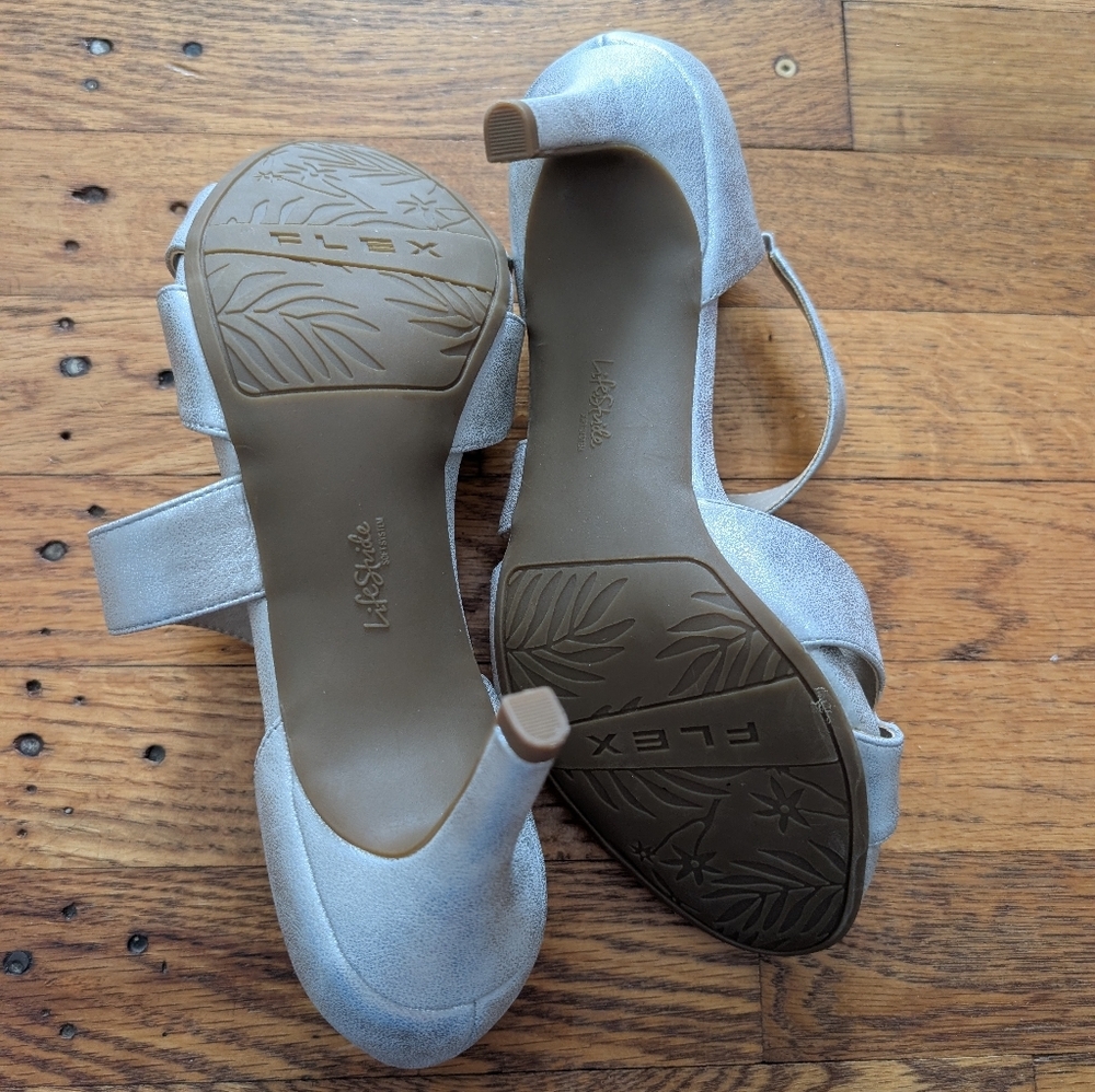 Life Stride Women's Metallic Silver Heels - Picture 8 of 8